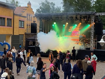 Bühne draußen Lichter und Nebel